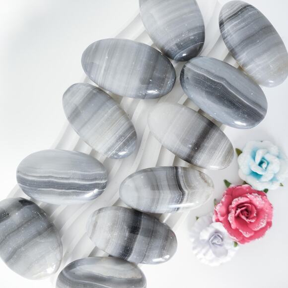 Black Banded Onyx Palm Stone - Picture 6 of 9